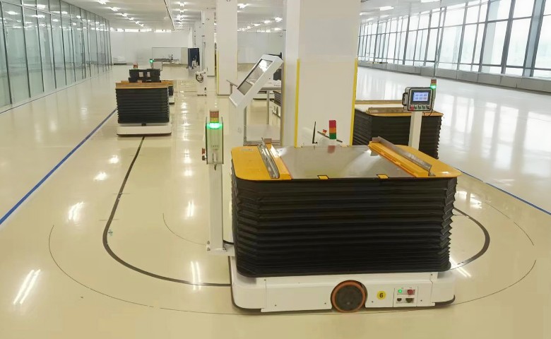 小型AGV生産システム写真2